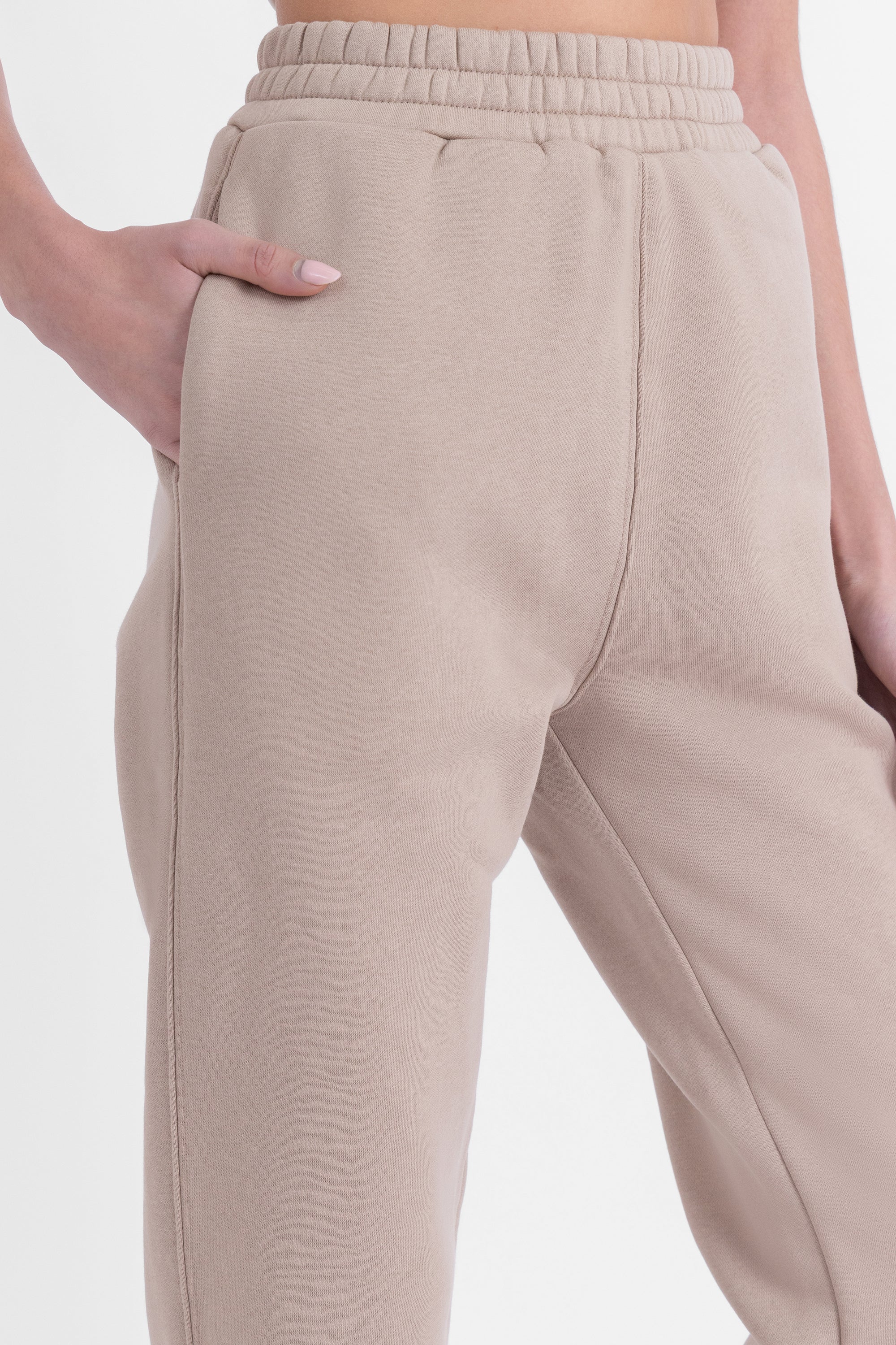 The Relaxed Jogger - Taupe