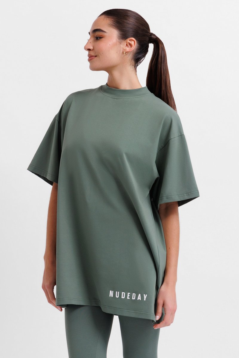 Boyfriend Tee - Hunter